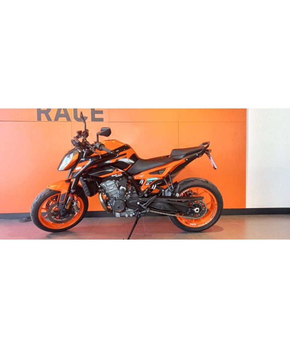 KTM 890 Duke GP 2022 | 7.863 km | 8.290€