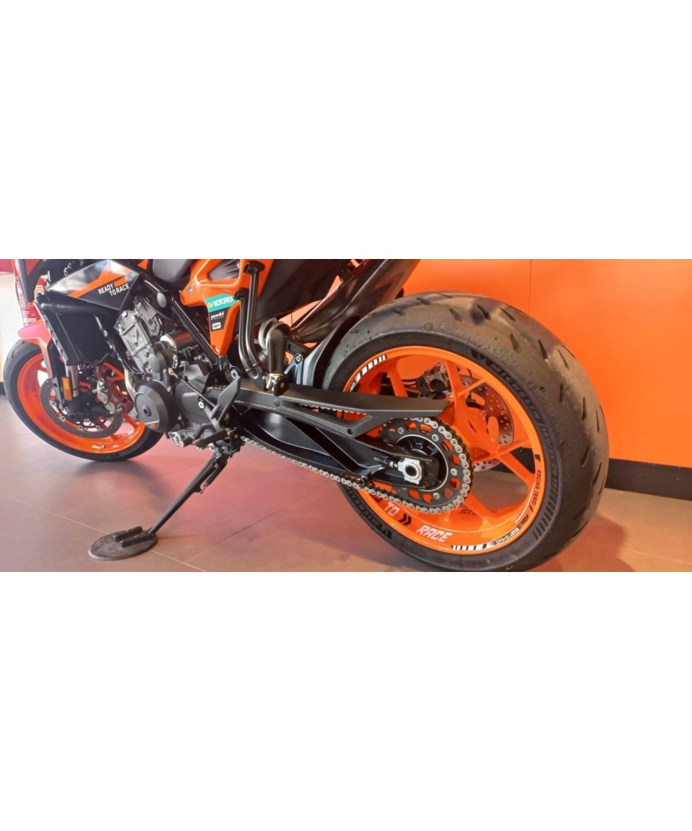 KTM 890 Duke GP 2022 | 7.863 km | 8.290€