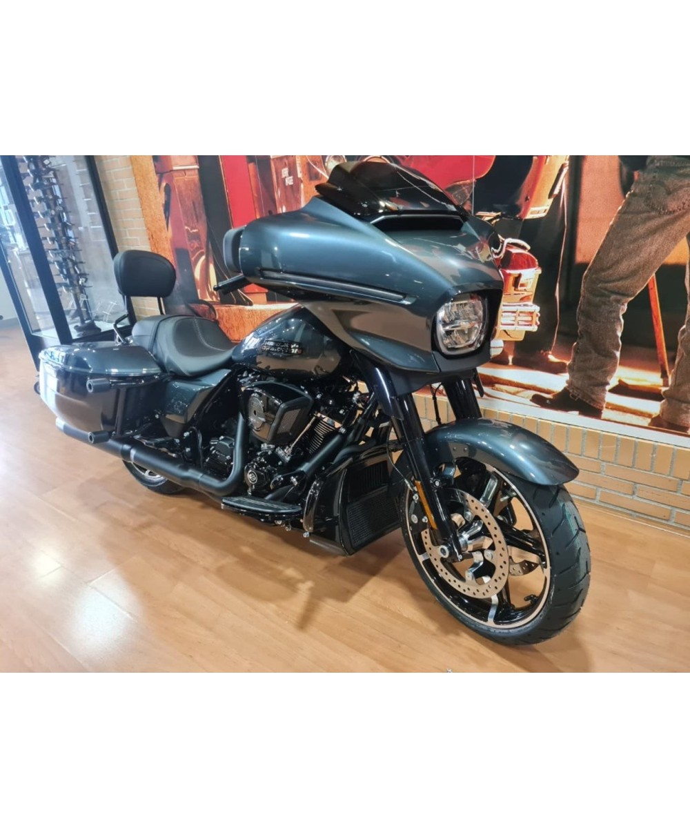 Harley‑Davidson Street Glide 2025 | 2.100 km | 32.990€
