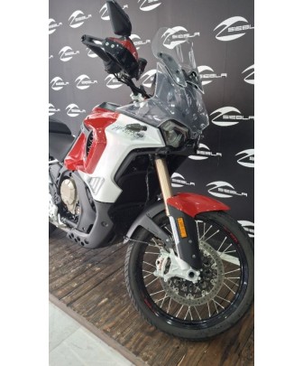 MV Agusta Enduro Veloce 2024 | 3.156 km | Roja | 17.399€ 2