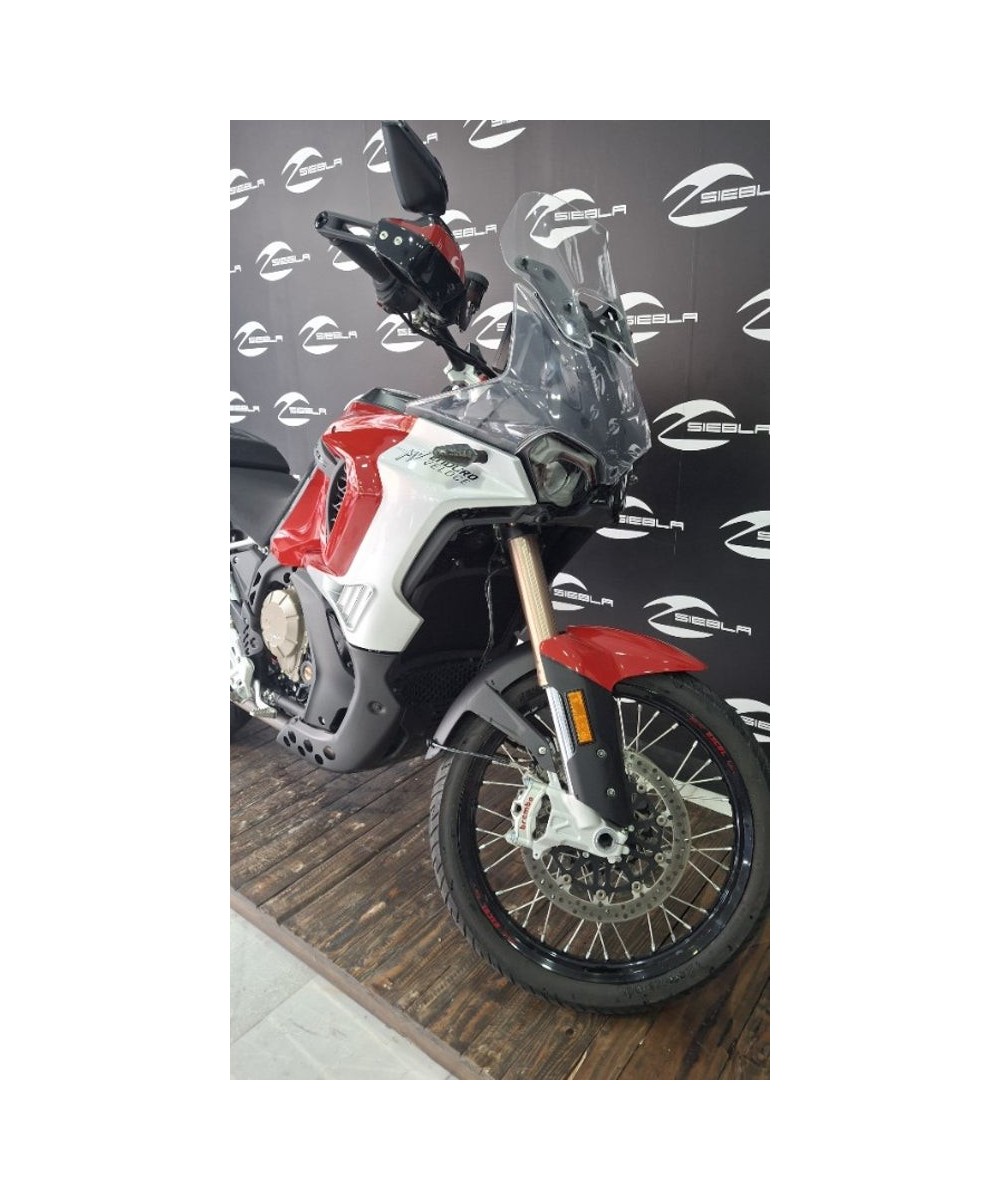 MV Agusta Enduro Veloce 2024 | 3.156 km | Roja | 17.399€