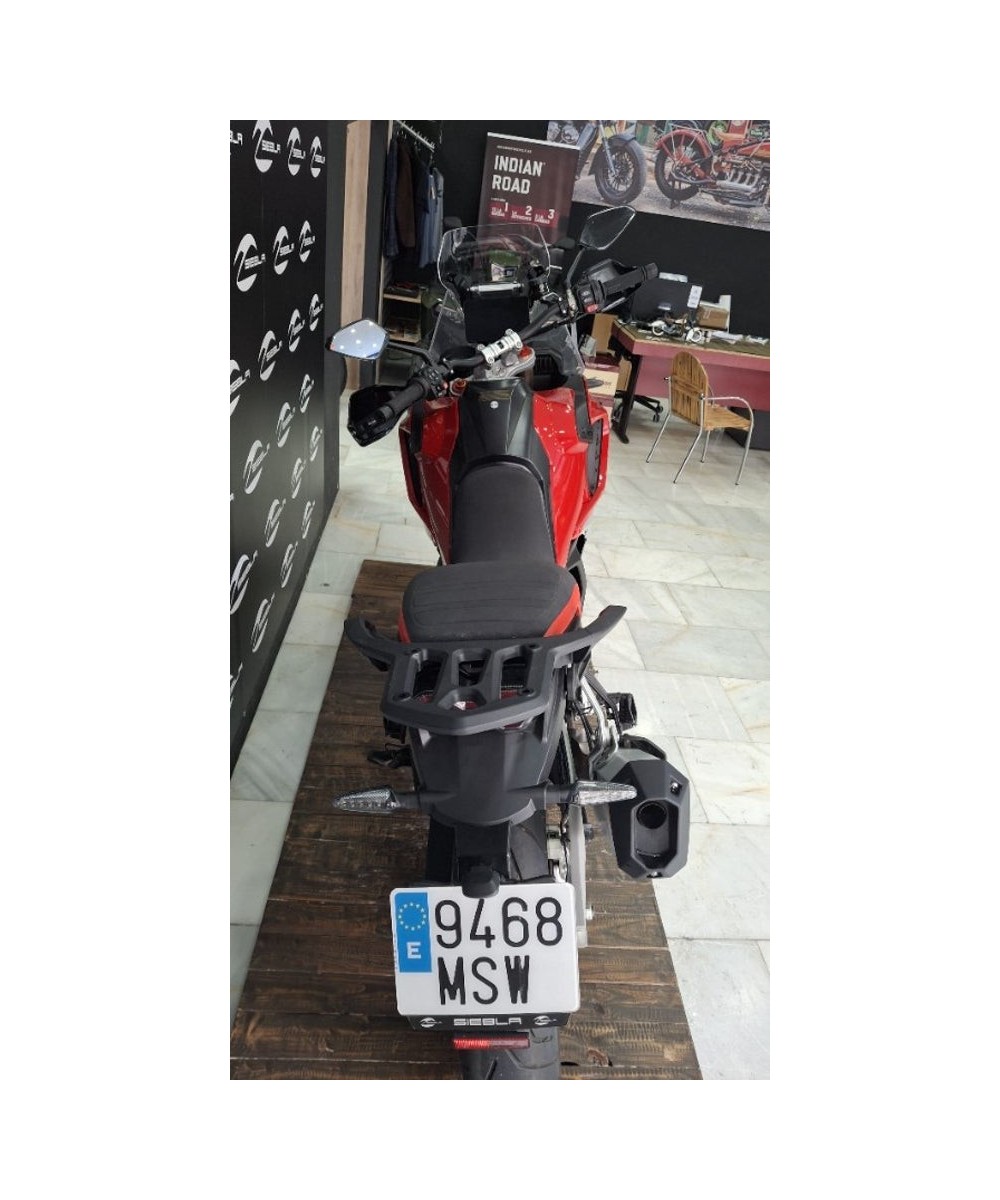 MV Agusta Enduro Veloce 2024 | 3.156 km | Roja | 17.399€