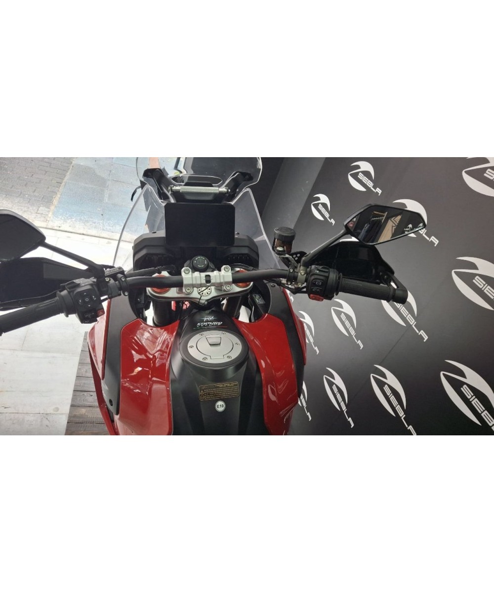 MV Agusta Enduro Veloce 2024 | 3.156 km | Roja | 17.399€
