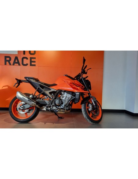 KTM 990 Duke 2025 | 1.783 km | Naranja | 12.490€