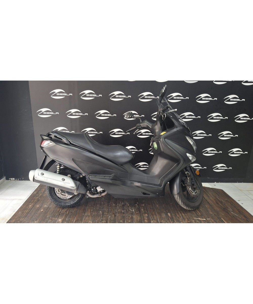 Suzuki Burgman 125 ABS 2018 | 25.000 km | 2.199 €