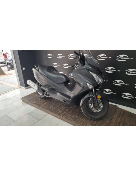 Suzuki Burgman 125 ABS 2018 | 25.000 km | 2.199 €