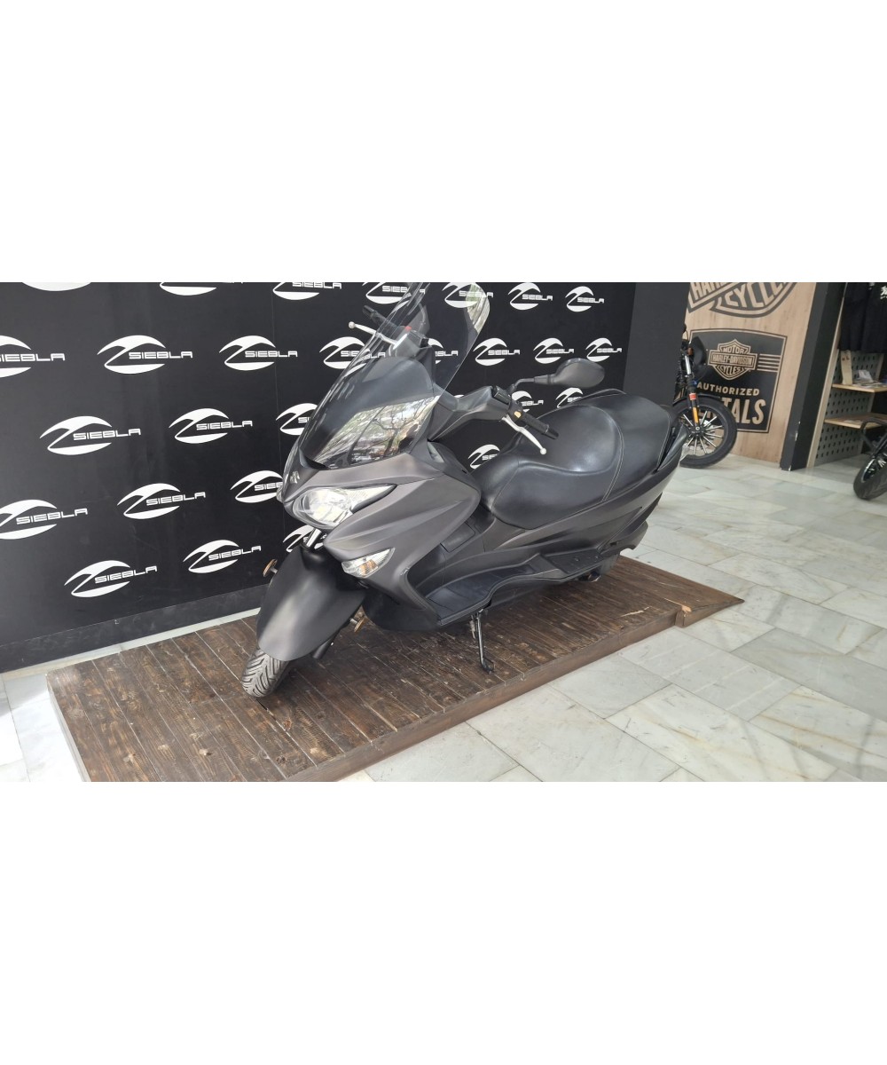 Suzuki Burgman 125 ABS 2018 | 25.000 km | 2.199 €