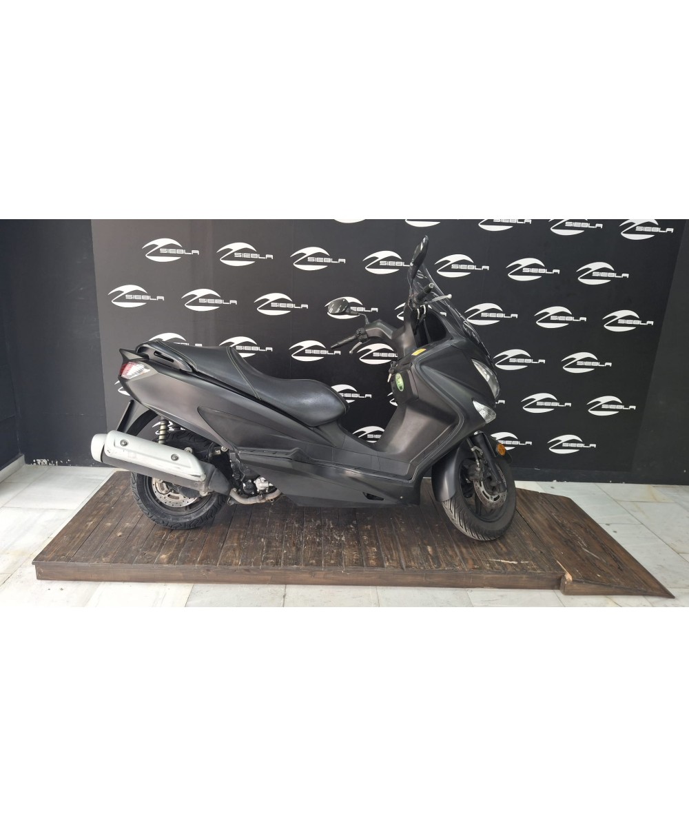 Suzuki Burgman 125 ABS 2018 | 25,000 km | €2,199