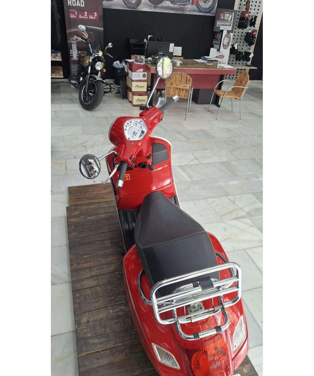 Vespa GTS 125 2007 | 14.187 km | 2.399 €