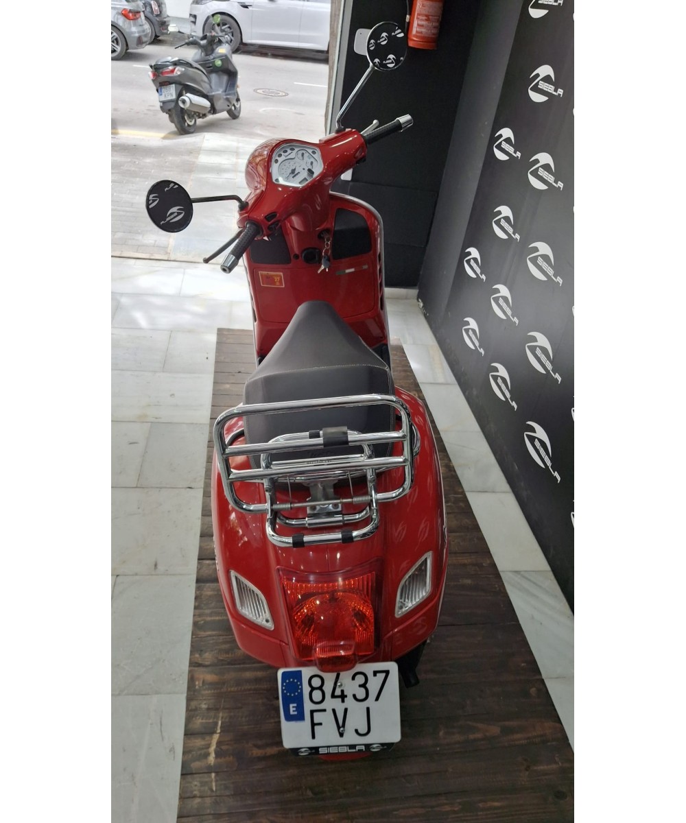 Vespa GTS 125 2007 | 14.187 km | 2.399 €