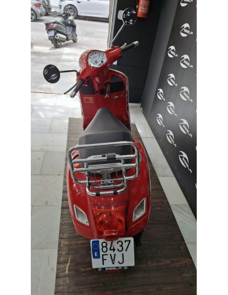 Vespa GTS 125 2007 | 14.187 km | 2.399 €