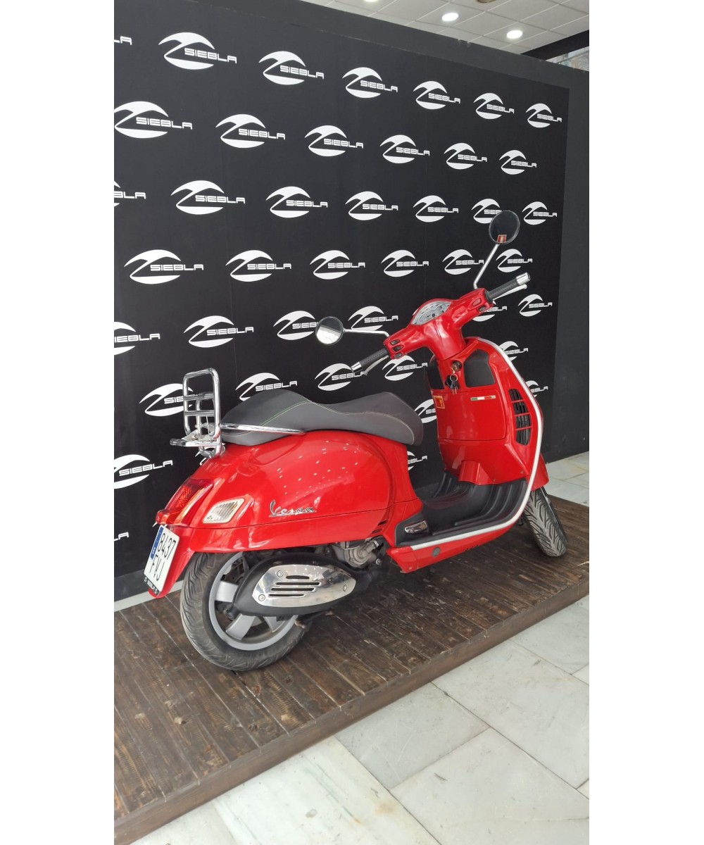 Vespa GTS 125 2007 | 14.187 km | 2.399 €