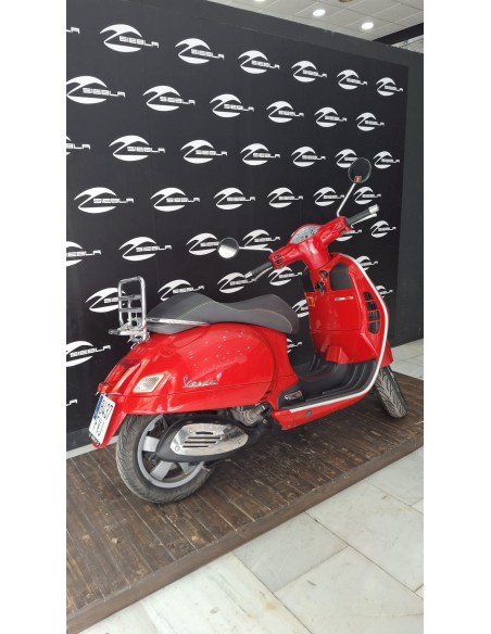Vespa GTS 125 2007 | 14.187 km | 2.399 €
