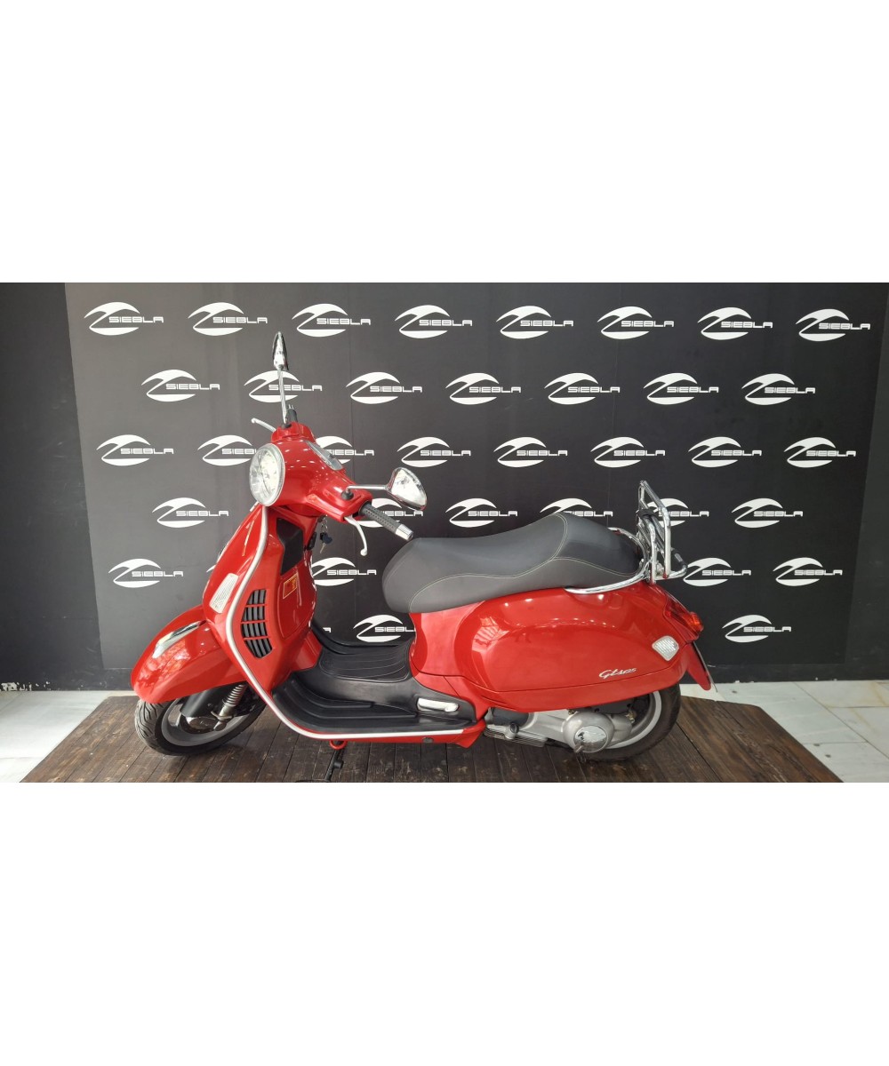 Vespa GTS 125 2007 | 14.187 km | 2.399 €