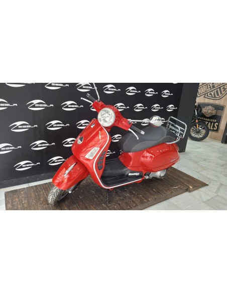 Vespa GTS 125 2007 | 14.187 km | 2.399 €