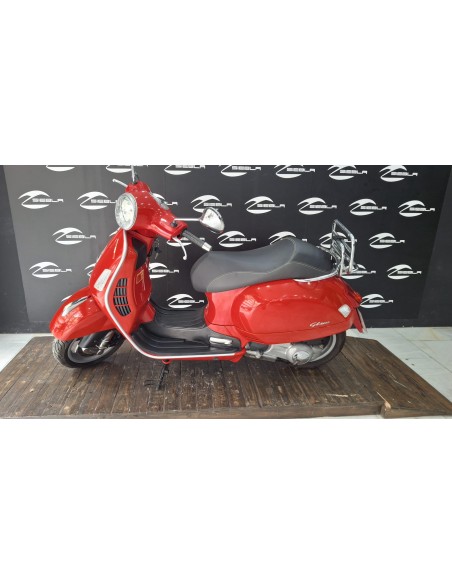 Vespa GTS 125 2007 | 14.187 km | 2.399 €