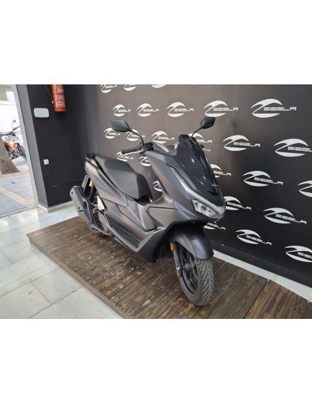 Honda PCX 125 DX 2025 | 5.888 km