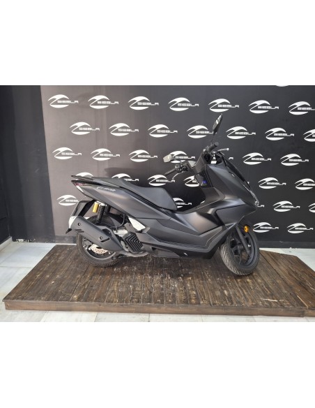 Honda PCX 125 DX 2025 | 5.888 km