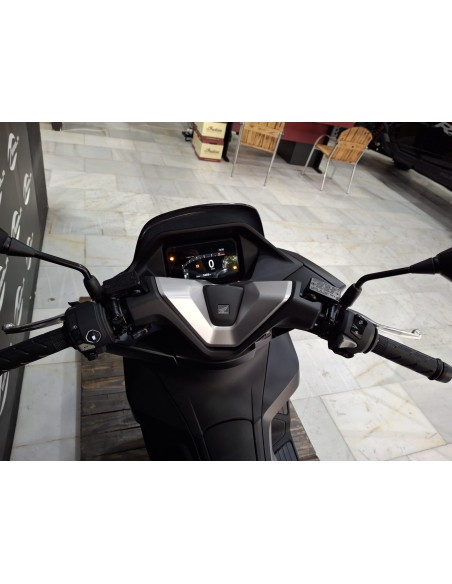 Honda PCX 125 DX 2025 | 5.888 km