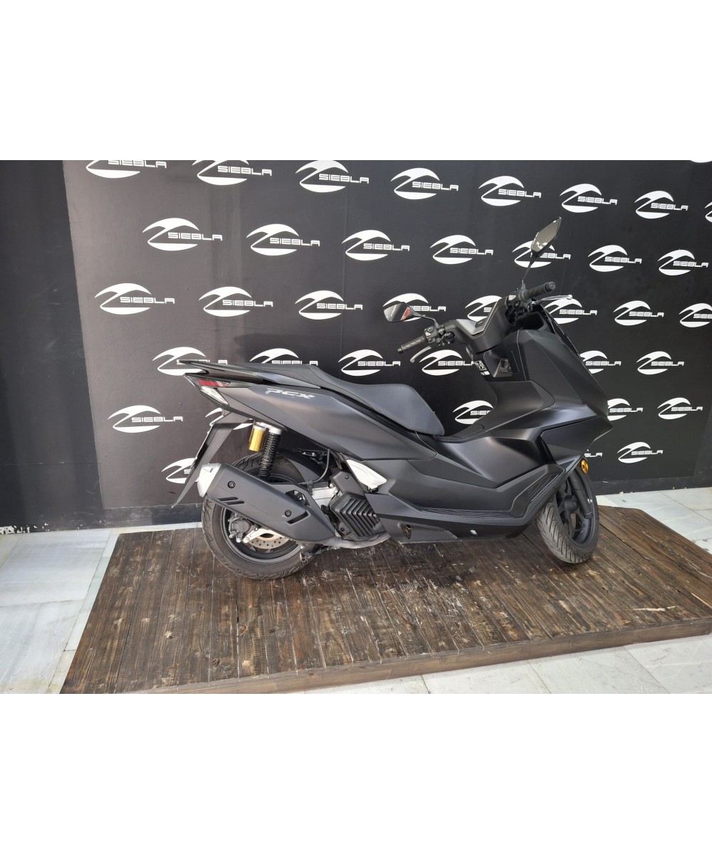 Honda PCX 125 DX 2025 | 5.888 km