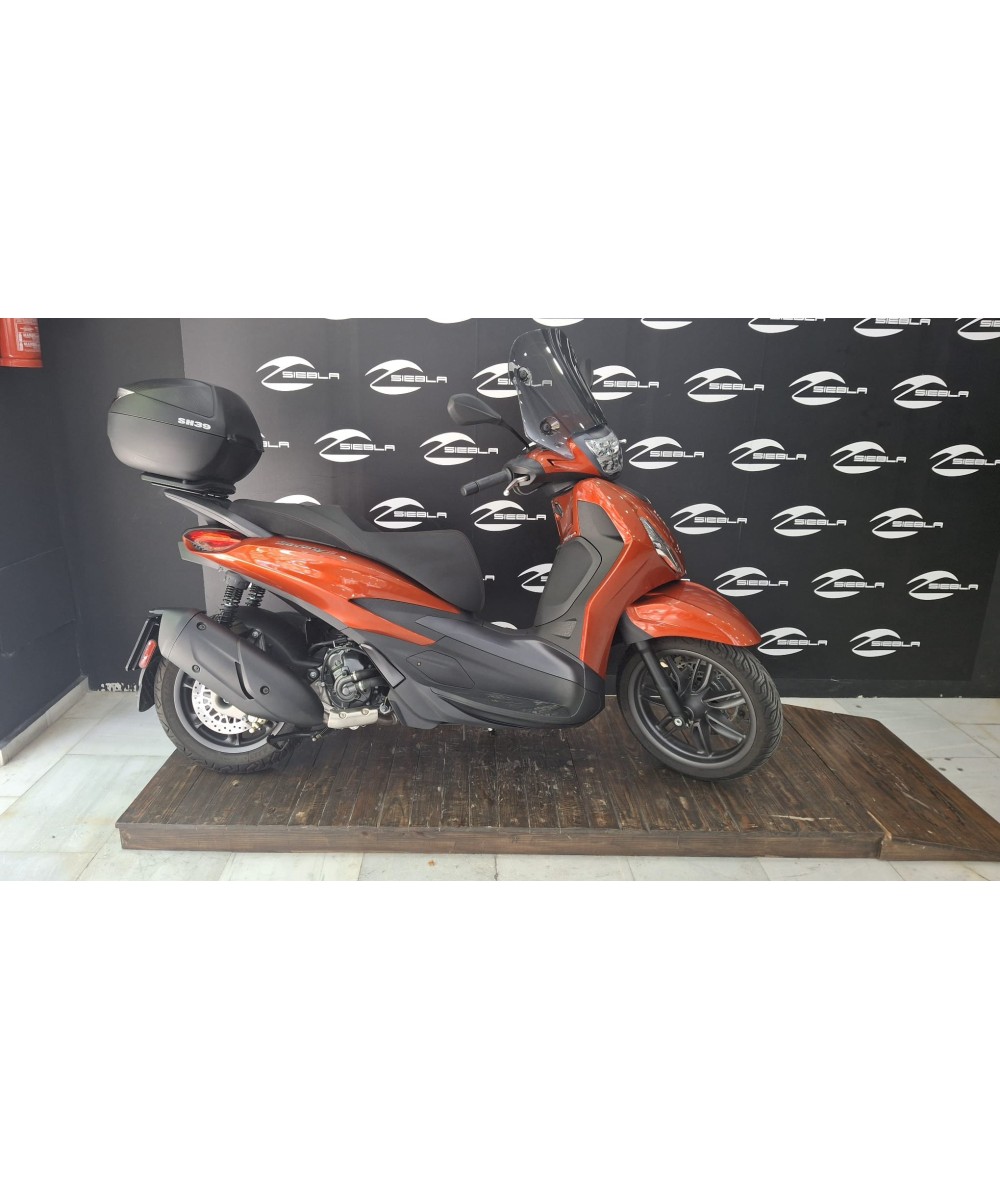 2024 Piaggio Beverly 5 | 3,158 km | Trunk included | Registration 9750 MXD | €3,699