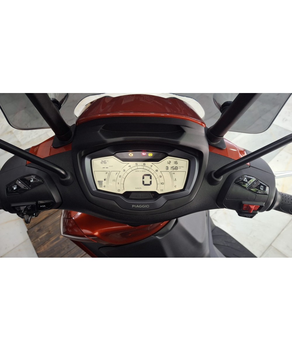 2024 Piaggio Beverly 5 | 3,158 km | Trunk included | Registration 9750 MXD | €3,699