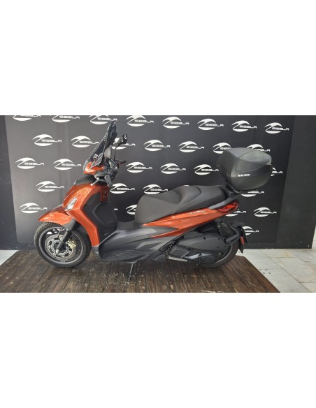 2024 Piaggio Beverly 5 | 3,158 km | Trunk included | Registration 9750 MXD | €3,699
