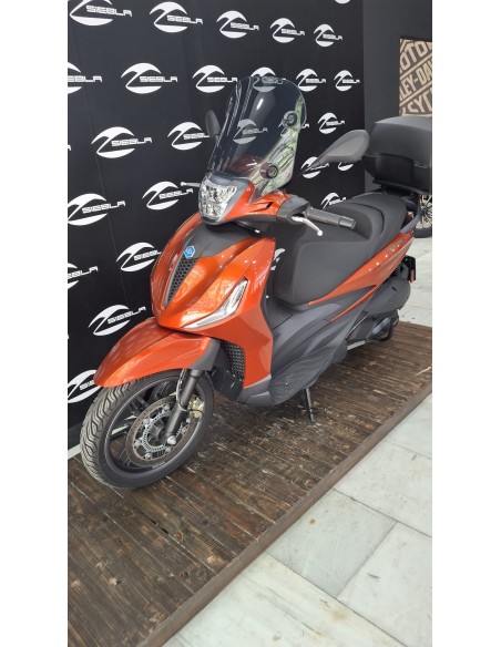 2024 Piaggio Beverly 5 | 3,158 km | Trunk included | Registration 9750 MXD | €3,699