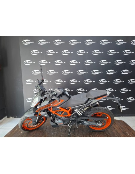 KTM 125 Duke 2023 | 7.126 km