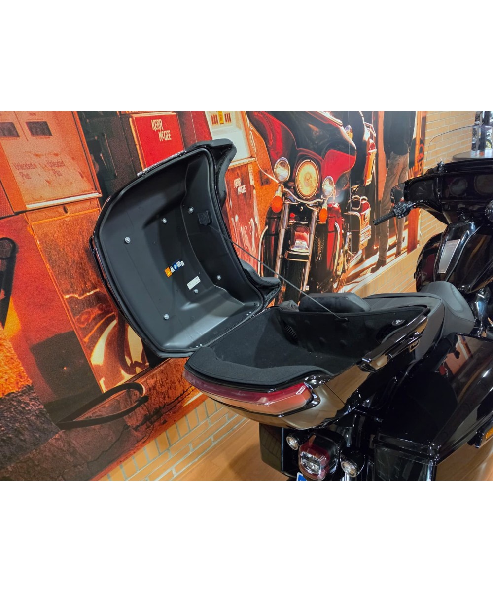 Pre-owned 2026 Harley-Davidson Street Glide Limited | 4,000 km | €38,590 | Siebla