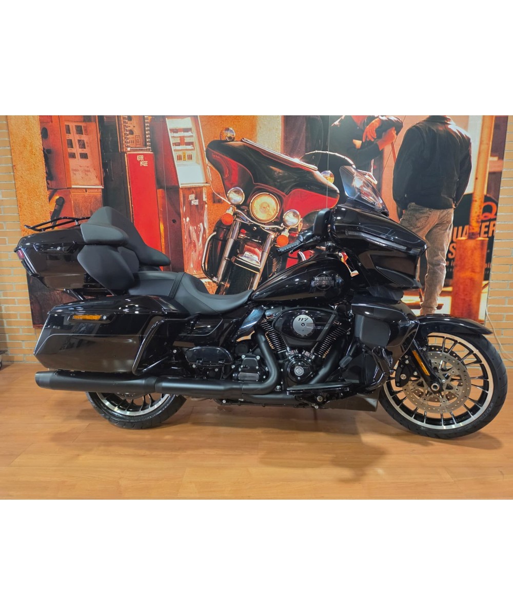 Pre-owned 2026 Harley-Davidson Street Glide Limited | 4,000 km | €38,590 | Siebla