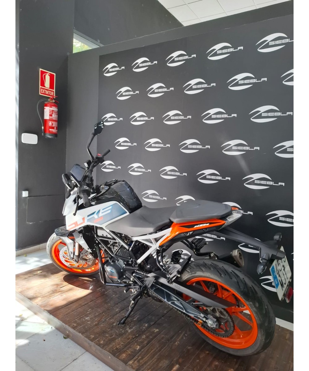 Pre-owned 2023 KTM 125 Duke | 11,739 km | €3,499 | Siebla