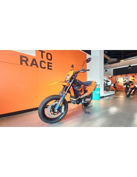 KTM 690 SMC R 2026 | 0 km
