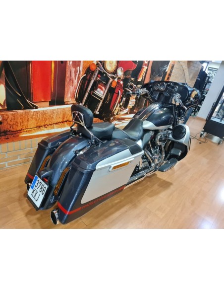 Harley-Davidson CVO 2018 | 4.900 km | Milwaukee‑Eight 117 | 37.990€