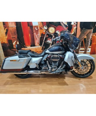 Harley-Davidson CVO 2018 | 4.900 km | Milwaukee‑Eight 117 | 37.990€