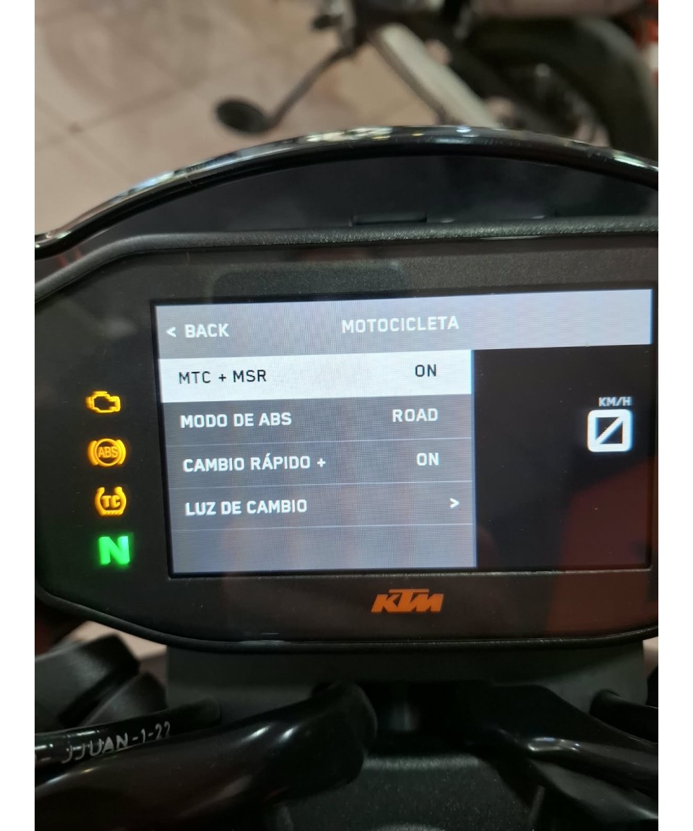 KTM 890 Duke GP 2022 | 12.865 km