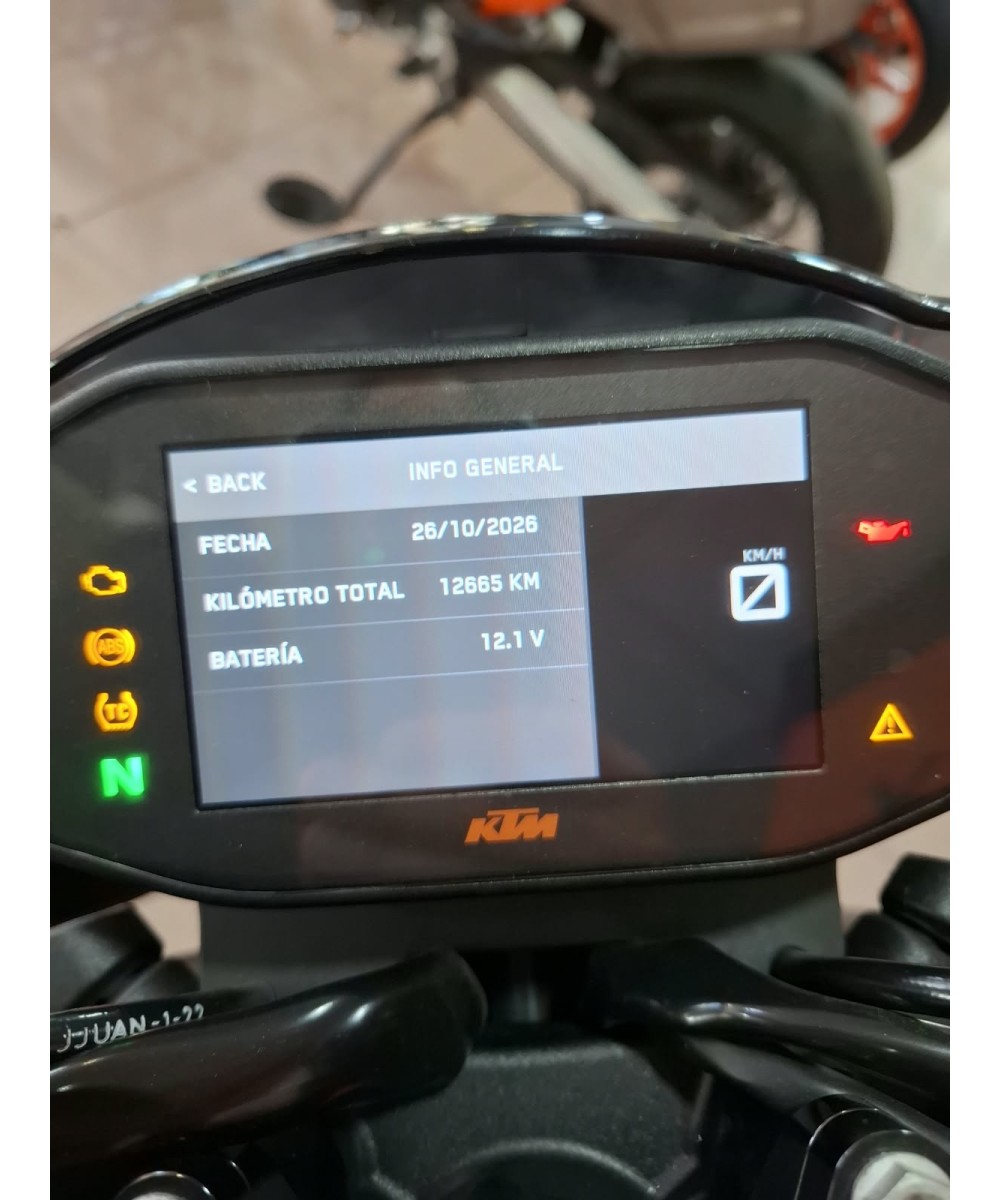 KTM 890 Duke GP 2022 | 12.865 km