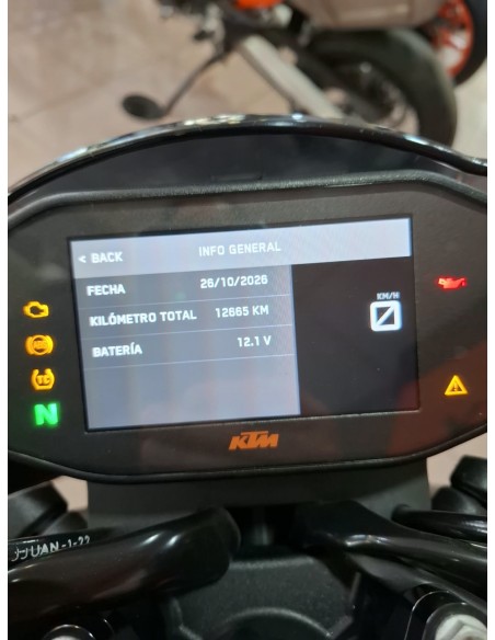 KTM 890 Duke GP 2022 | 12.865 km