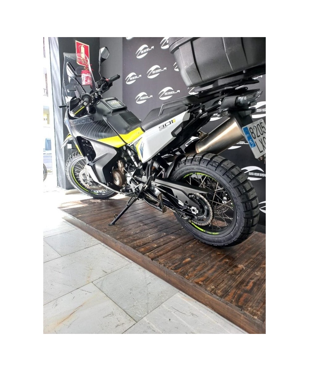 Husqvarna 2022 | 29,000 km | Grey | €9,999