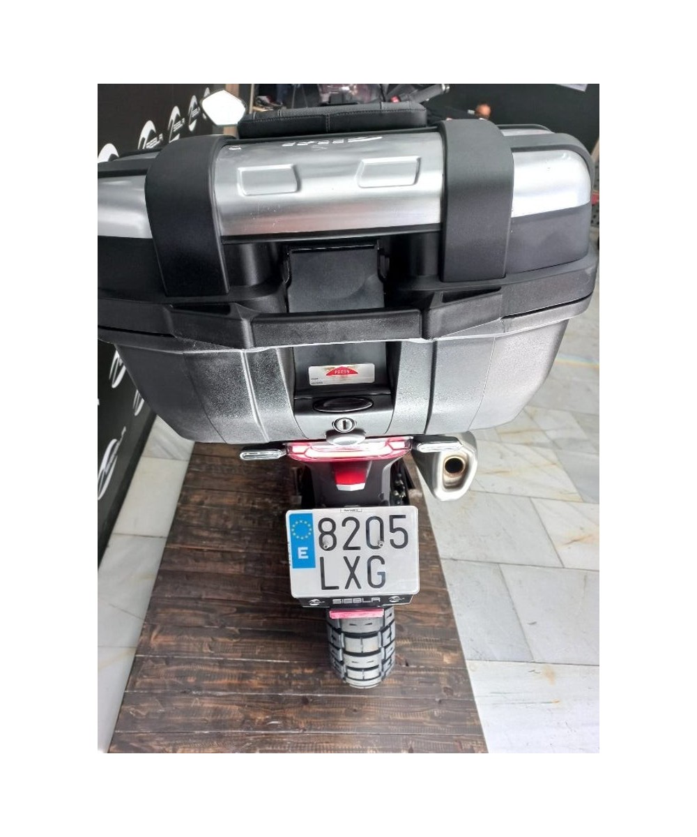 Husqvarna 2022 | 29,000 km | Grey | €9,999