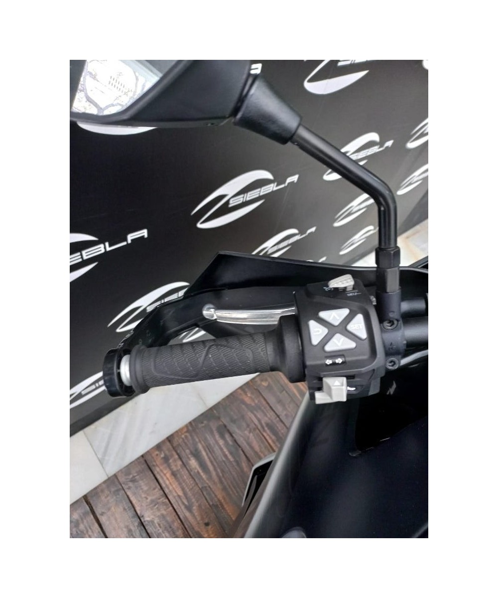 Husqvarna 2022 | 29,000 km | Grey | €9,999