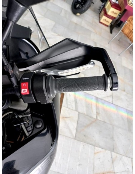 Husqvarna 2022 | 29.000 km | Gris | 9.999€