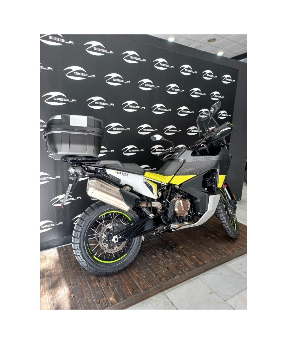 Husqvarna 2022 | 29,000 km | Grey | €9,999
