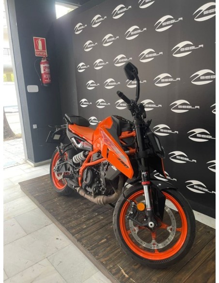 KTM 390 Duke 2025 | 9.526 km | Seminueva | 4.799€