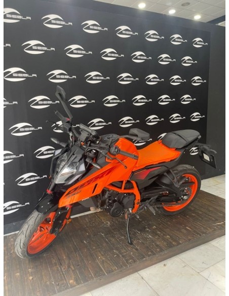 KTM 390 Duke 2025 | 9.526 km | Seminueva | 4.799€