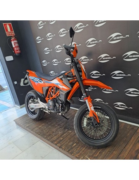 KTM 690 SMC‑R 2024 en Marbella | 8.095 km | 9.499€ | Garantía 2027