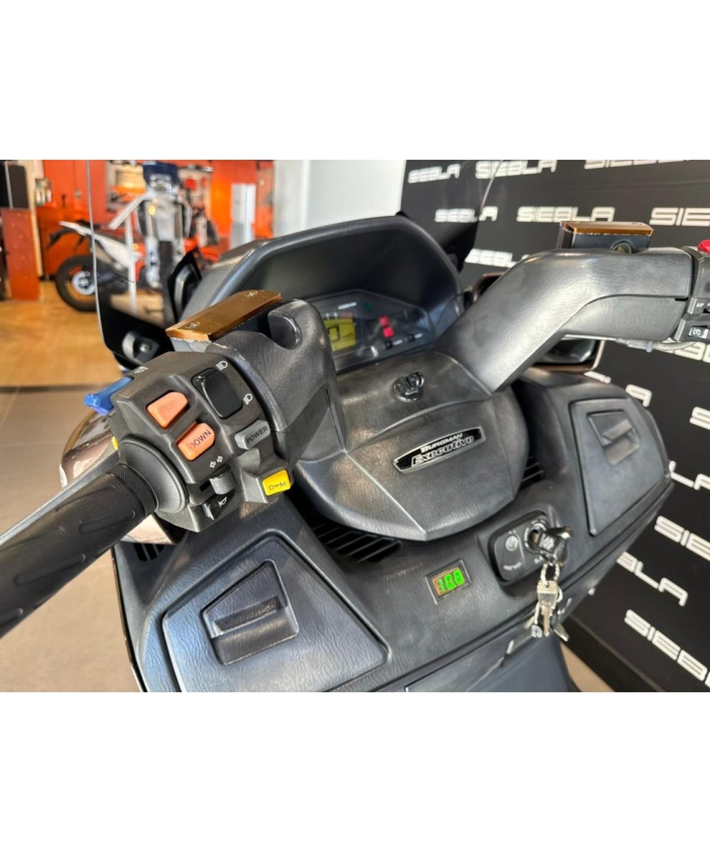 Suzuki Burgman 650 Executive 2007 | 70.241 km | Distintivo C | 3.700€