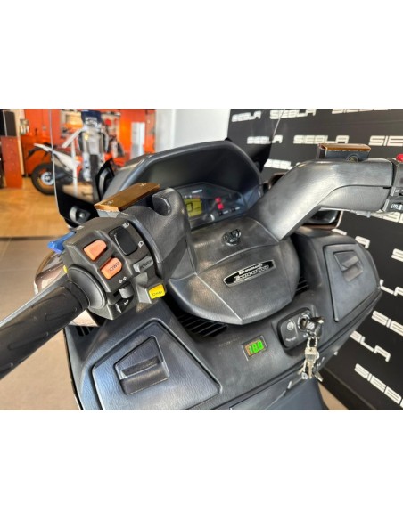 Suzuki Burgman 650 Executive 2007 | 70.241 km | Distintivo C | 3.700€