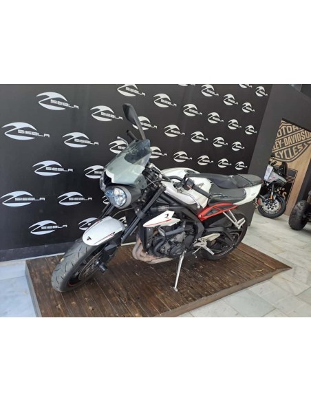Triumph Street Triple R 2018 | 44.328 km | 765 cc | 5.599€